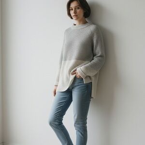 Chico’s Cream and Light Gray Colorblock Knit Sweater - Women’s